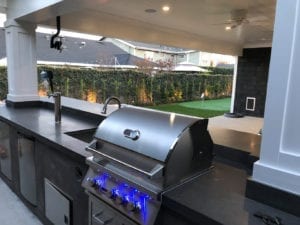 outdoor kitchen